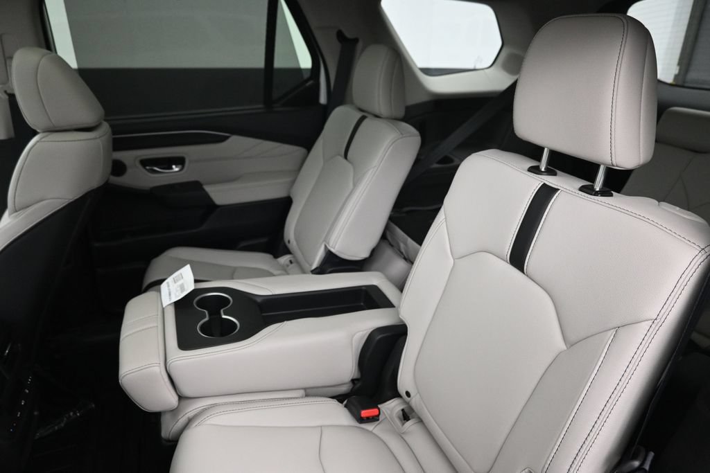 New 2026 Honda Pilot Touring image 25