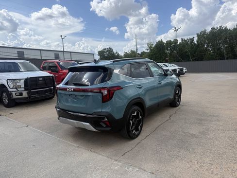 Used 2024 Kia Seltos EX FWD image 5