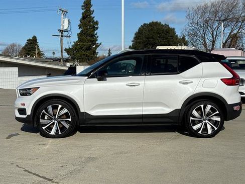 Used 2021 Volvo XC40 P8 Recharge w/ Advanced Package image 6