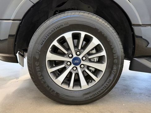 Used 2017 Ford Expedition XLT RWD image 11