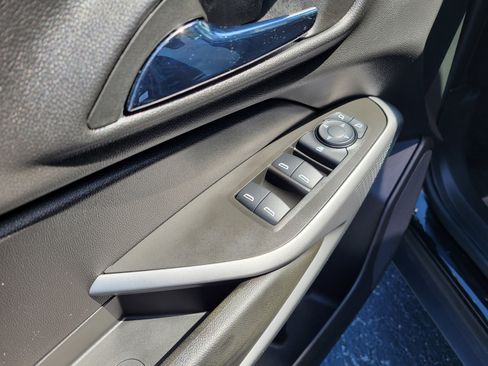 Certified 2024 Chevrolet Trax RS FWD image 25