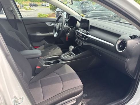 Certified 2023 Kia Forte LXS FWD image 11
