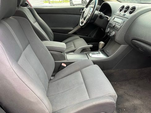 Used 2009 Nissan Altima 3.5 SE FWD image 12