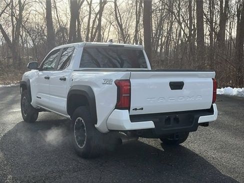 Used 2024 Toyota Tacoma TRD Off-Road image 4