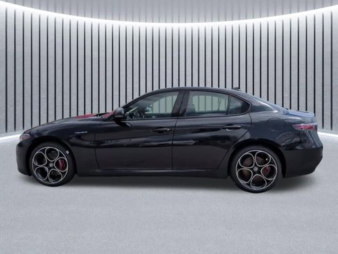 New 2026 Alfa Romeo Giulia AWD image 15