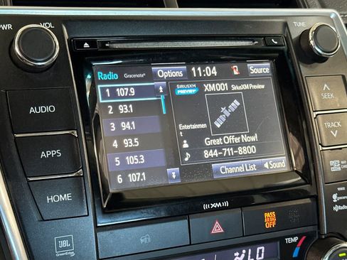 Used 2017 Toyota Camry XLE w/ Moonroof Package FWD image 21