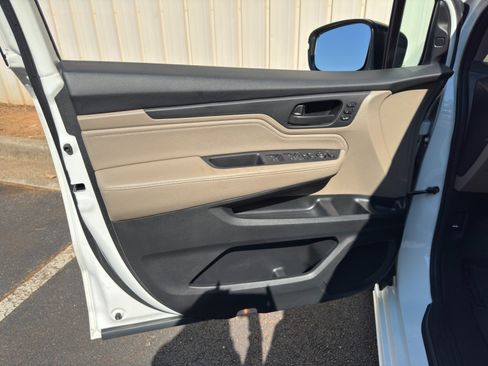 Used 2020 Honda Odyssey Touring image 45
