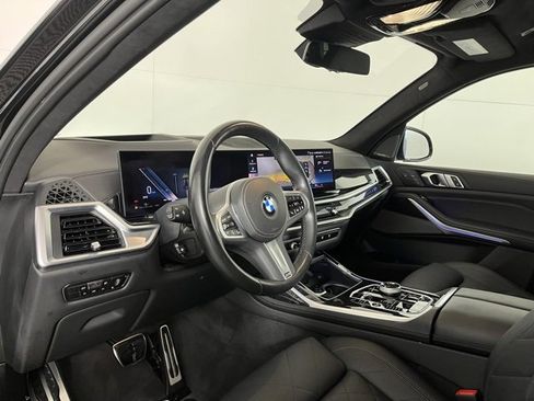 Used 2023 BMW X7 xDrive40i w/ Executive Package image 9