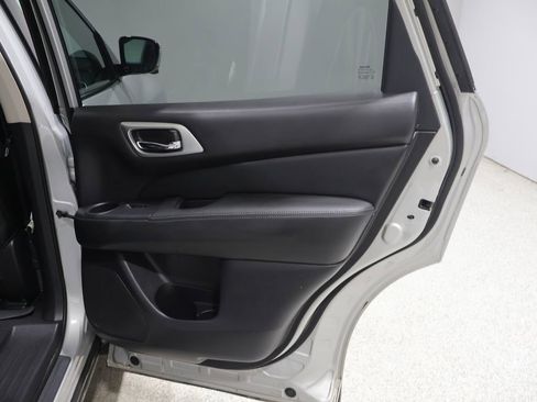 Used 2017 Nissan Pathfinder SL AWD/4WD image 21