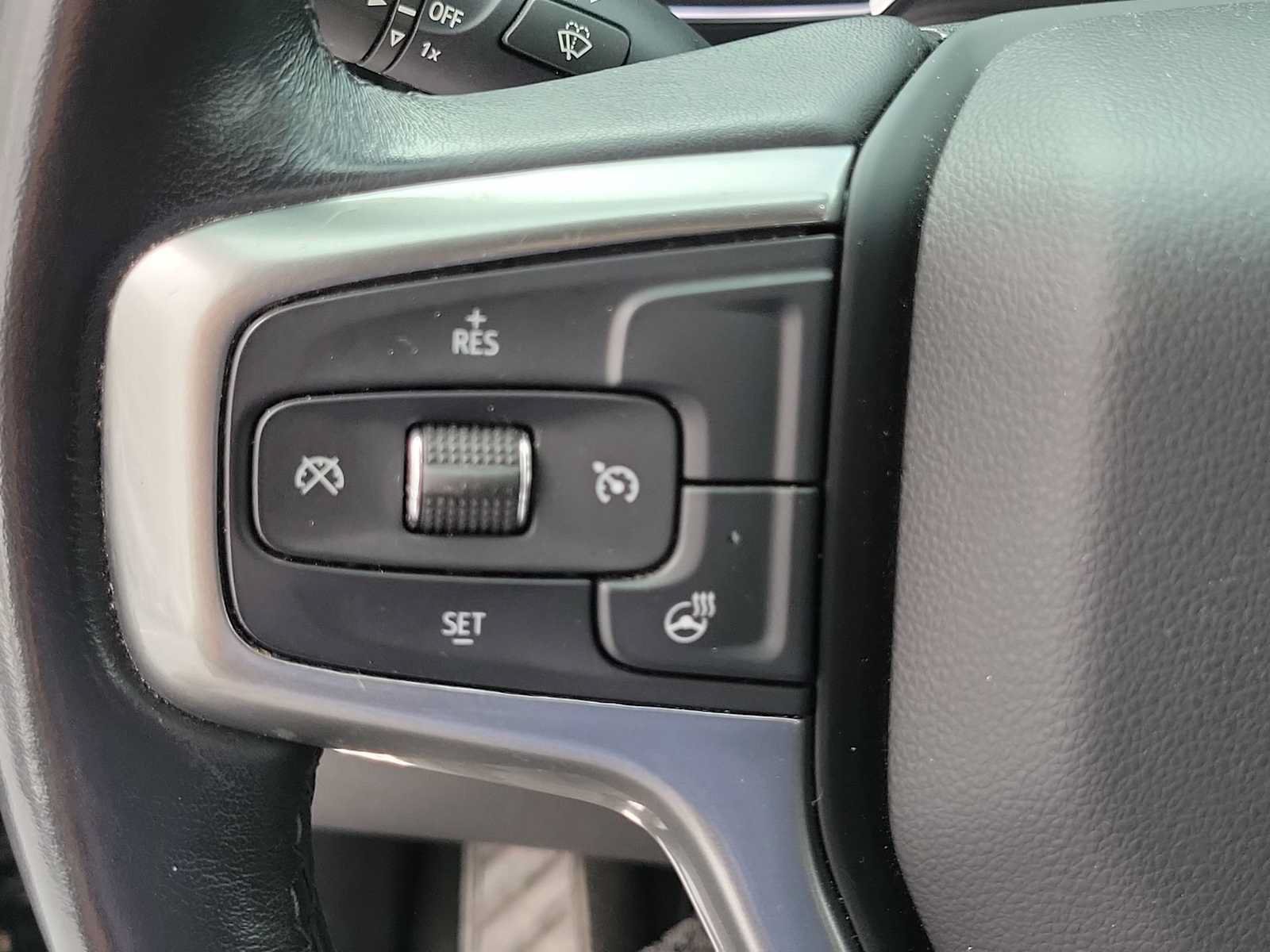 Used 2022 Chevrolet Silverado 1500 LT AWD/4WD image 22