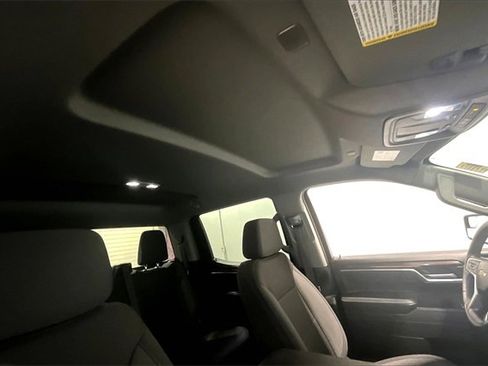 Used 2025 Chevrolet Silverado 1500 LT image 27