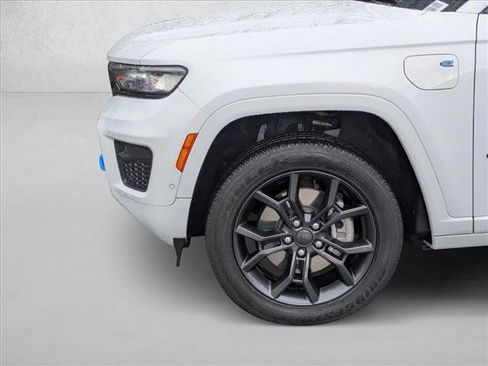 Used 2023 Jeep Grand Cherokee 30th Anniversary image 23