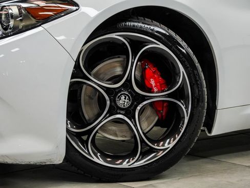 Used 2022 Alfa Romeo Giulia Ti w/ Active Assist Plus Package RWD image 3
