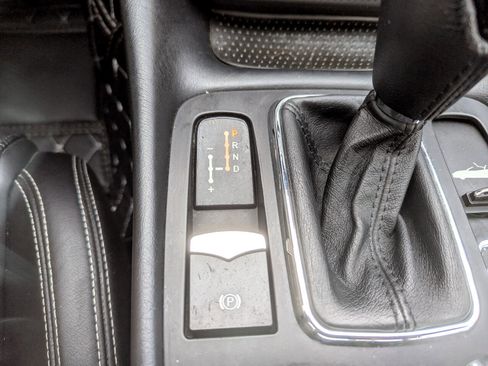 Used 2014 Maserati GranTurismo MC image 32