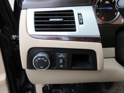 Used 2010 Cadillac Escalade Luxury AWD/4WD image 24
