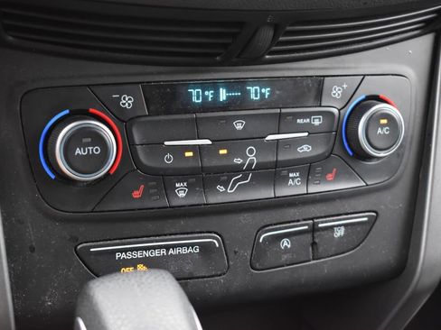 Used 2018 Ford Escape SE w/ Ford Safe & Smart Package FWD image 12
