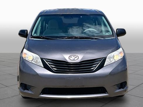 Used 2013 Toyota Sienna L FWD image 4