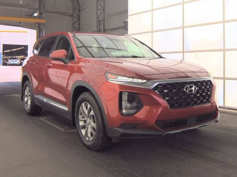Used 2020 Hyundai Santa Fe SE FWD image 2