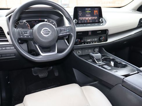 Used 2021 Nissan Rogue SV FWD image 4