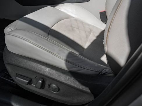 Used 2017 Hyundai Sonata Sport w/ Value Edition Package 02 image 33