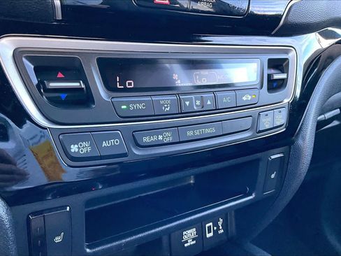 Used 2022 Honda Ridgeline Black Edition image 35