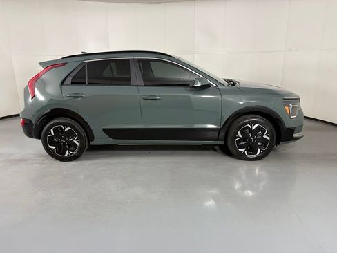 New 2026 Kia Niro Wind FWD image 9