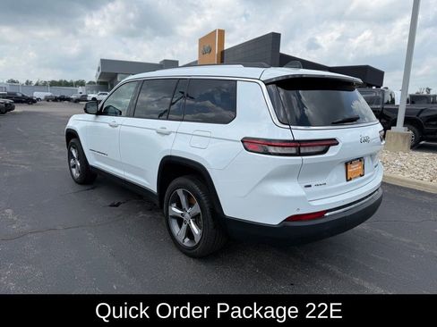 Used 2022 Jeep Grand Cherokee L Limited AWD/4WD image 5