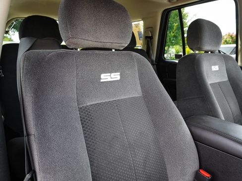 Used 2008 Chevrolet TrailBlazer SS w/ Sun And Sound Package RWD image 34