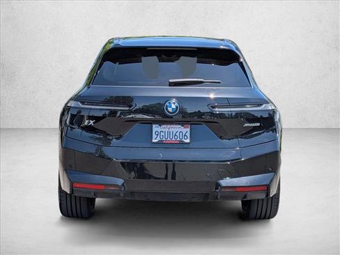 Used 2024 BMW iX xDrive50 w/ Sport Package AWD/4WD image 7