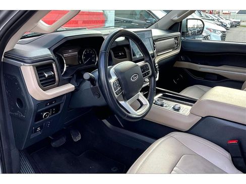 Used 2024 Ford Expedition Limited image 14