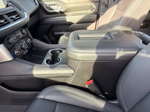 Used 2023 Chevrolet Suburban Z71 image 14