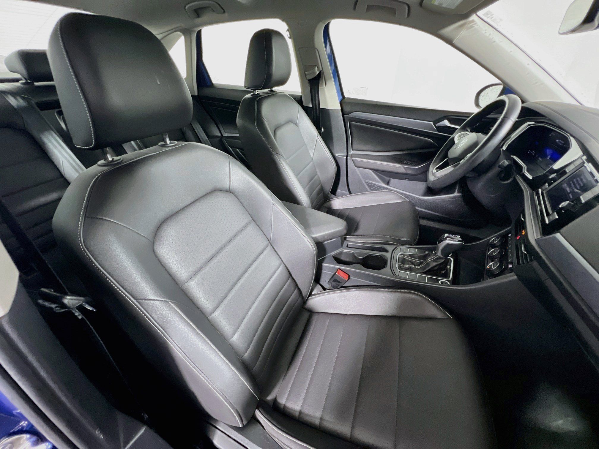 Used 2024 Volkswagen Jetta SE FWD image 30