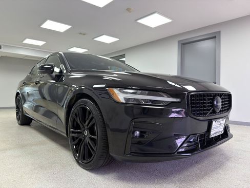 Used 2024 Volvo S60 B5 Plus w/ Climate Package AWD/4WD image 4