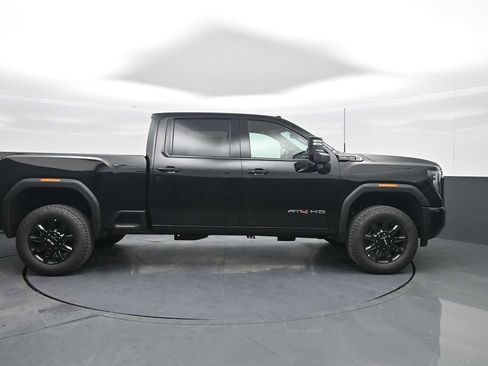 New 2026 GMC Sierra 2500 AT4 w/ AT4 Premium Plus Package AWD/4WD image 9
