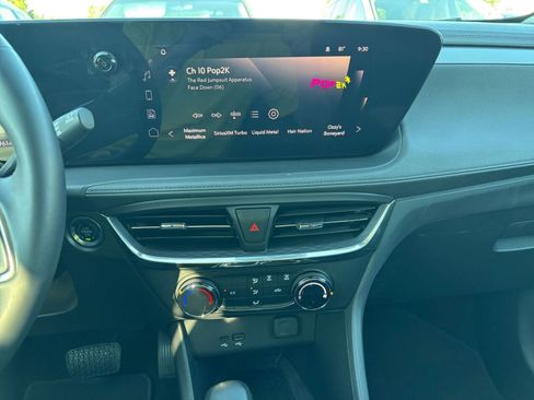 Used 2025 Buick Encore GX Preferred image 18