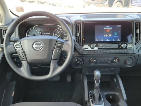 Used 2025 Nissan Frontier S AWD/4WD image 9