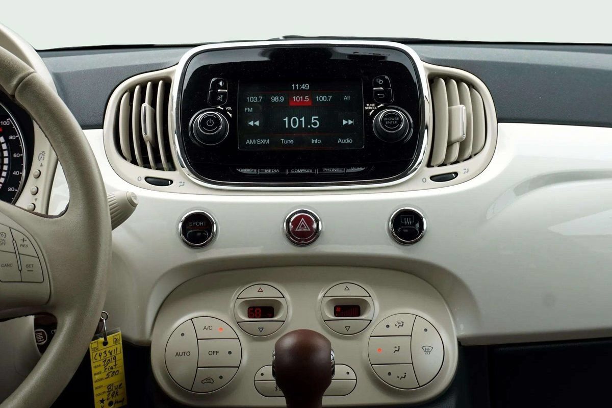 Used 2019 FIAT 500 Lounge FWD image 17