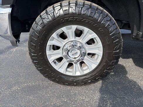 Used 2022 Ford F250 XL w/ STX Appearance Package AWD/4WD image 2