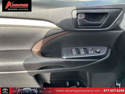 Certified 2019 Toyota Highlander Plus image 21
