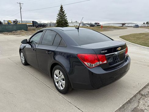 Used 2014 Chevrolet Cruze LS FWD image 7