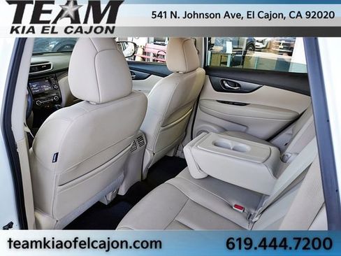 Used 2016 Nissan Rogue SL image 18