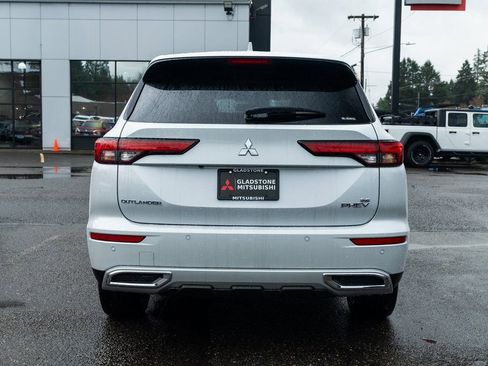 New 2025 Mitsubishi Outlander SE image 5