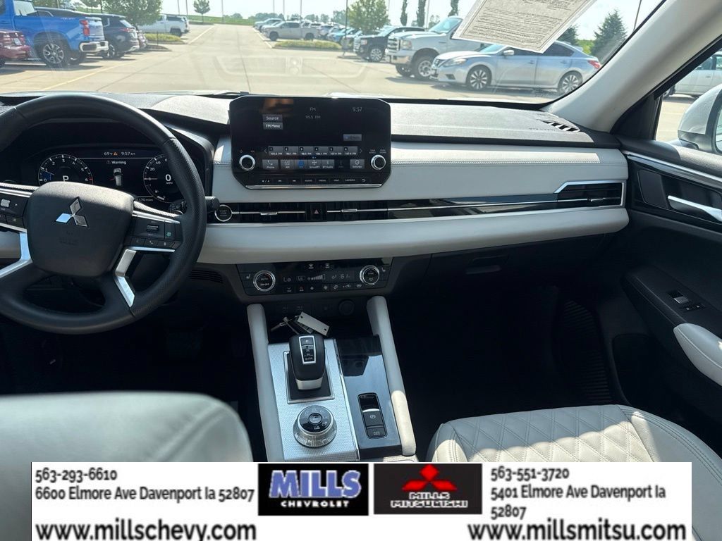 Used 2024 Mitsubishi Outlander SEL AWD/4WD image 20