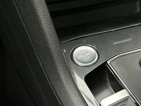 Used 2020 Volkswagen Tiguan SE image 26