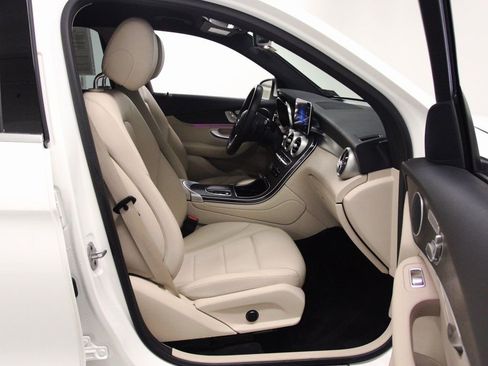 Used 2021 Mercedes-Benz GLC 300 4MATIC image 20