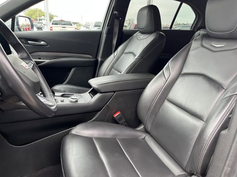 Used 2024 Cadillac XT4 Premium Luxury image 9