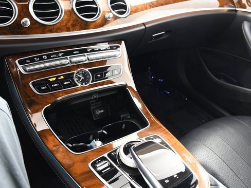 Used 2019 Mercedes-Benz E 300 4MATIC image 33