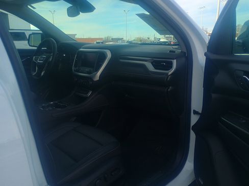 Used 2023 GMC Acadia SLT w/ Elevation Edition image 22