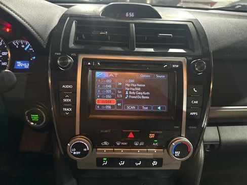 Used 2012 Toyota Camry SE w/ Leather Pkg image 9