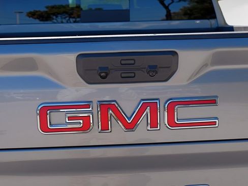 New 2025 GMC Sierra 2500 AT4 w/ AT4 Premium Plus Package image 31